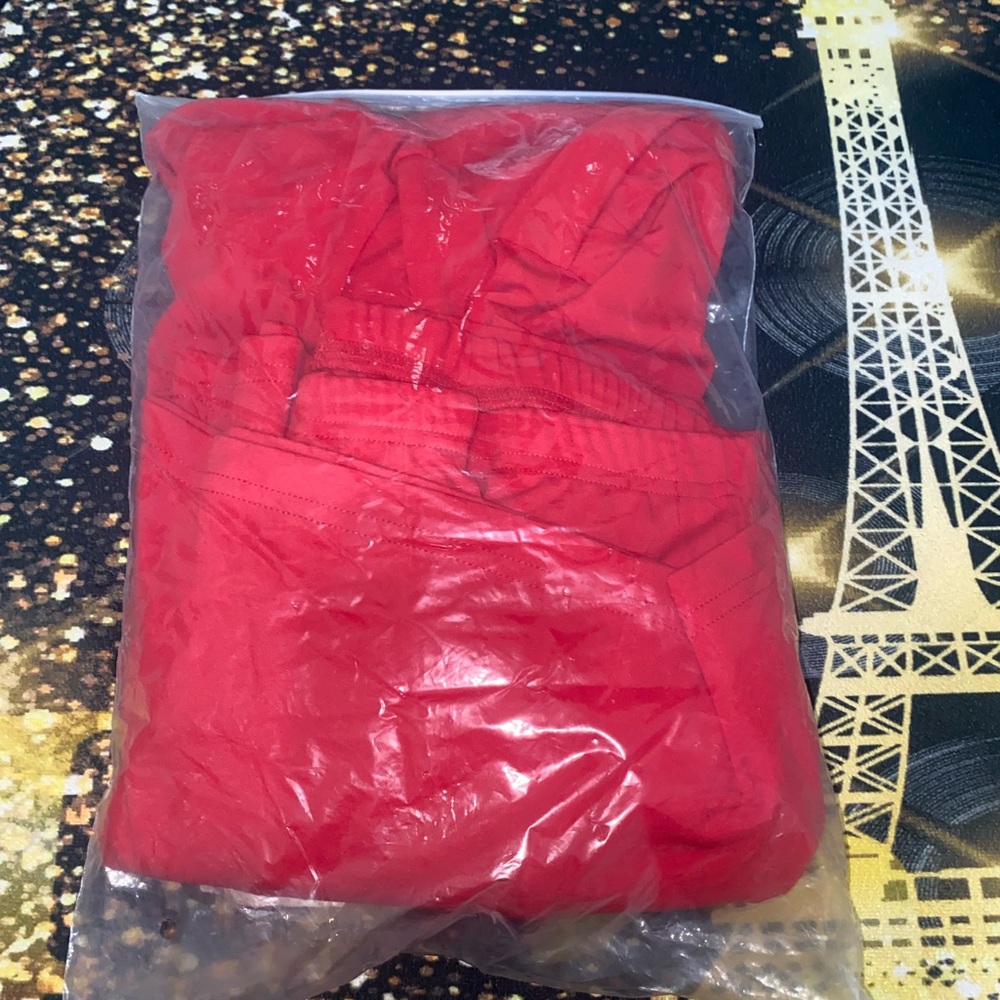 Tracksuit - Picture 4 of 9